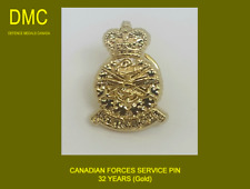 Canadian Forces Service Pin 32yrs (Gold) picture