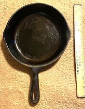 Vintage 8 inch Cast Iron Frying Pan (KI580) picture