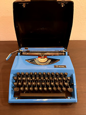 19702 Royal Sahara Working Blue Vintage Portable Typewriter picture