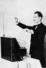 Professor Leon Theremin demonstrating theremin The theremin was wo - 1927 Photo picture