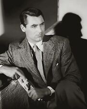 Legendary CARY GRANT Photo   (227-M ) picture