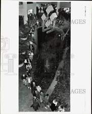 1989 Press Photo People in line to get tickets for President Bush arrival, AK picture