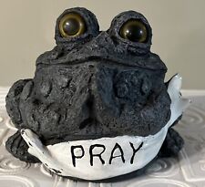 Vintage Toad Hollow Frog “PRAY” Figurine Statue Outdoor Garden Resin Gray picture