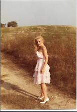VERY PRETTY WOMAN Vintage FOUND PHOTOGRAPH Color ORIGINAL Snapshot 38 51 M picture