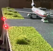 1/400 (x8) Model Airport Taxiway lights (Red) Battery Operated ￼ picture