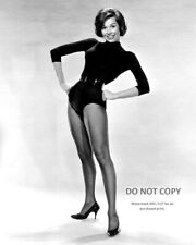 ACTRESS MARY TYLER MOORE - 8X10 PUBLICITY PHOTO (ZY-830) picture