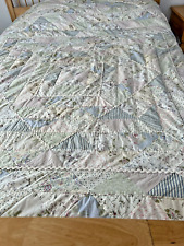 Vintage Floral Quilt, Rick Rack Trim, Hand Quilted 90 x 95” picture