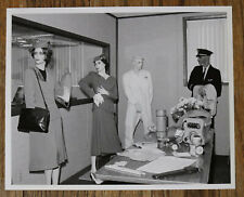 airline uniform mannequin photograph TWA picture
