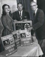 1955 Press Photo W Cooper Green, Alabama Executive, sale to fight Tuberculosis picture