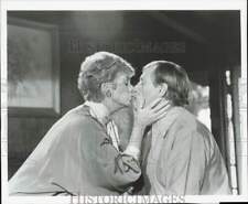Press Photo Actors Shirley Jones & Len Cariou in Movie 