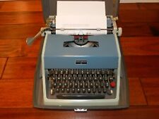 1960's Olivetti Underwood 21 Portable Typewriter & Case Made In Spain EXCELLENT  picture
