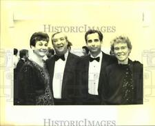 1992 Press Photo James M. Cavender with guests at OLLU Founders Celebration picture