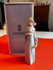 Lladro 5487 ~ Ingenue ~ Vestido De Noche ~ Figurine with Box NEW Condition picture