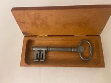 Vintage Franklin Mint Collectors Society Pewter Key 6