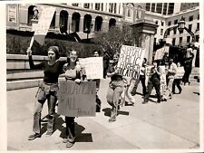 LD358 1975 Oversize Original Photo BOSTON STUDENTS PROTEST SCHOOL BUDGET CUTS picture