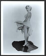 ICONIC MARILYN MONROE ACTRESS SEXY LEGS SMILING VINTAGE ORIGINAL PHOTO picture