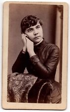 ANTIQUE CDV CIRCA 1880s M.V. GILBERT GORGEOUS LOVELY YOUNG LADY ADA OHIO picture