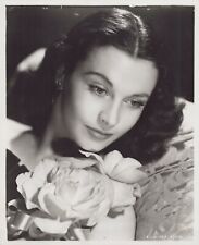 HOLLYWOOD BEAUTY VIVIEN LEIGH STYLISH POSE STUNNING PORTRAIT 1970s Photo 536 picture