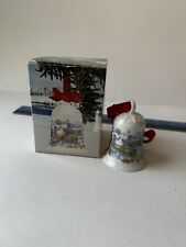 Weihnachts-Glocke Germany Hutschenreuther Christmas Bell Ornament 1984 Vintage picture