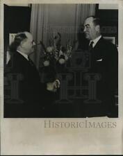 Press Photo William Taylor with Walter Kasten  - mja14556 picture