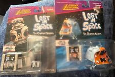 Sealed 1998’Robot B-9 Clip 5 & Space Pod Clip 10 Johnny Lightning Lost in Space picture