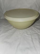 Tupperware Bowl with Lid Fix N Mix #235 Vintage picture
