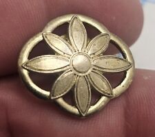 VTG Lapel Pinback Hat Pin Gold Tone Metal Daisy Cut Out Flower Floral Pin picture