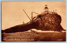 Astoria, Oregon - Tillamook Rock - Vintage Postcard - Unposted picture