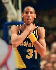 Reggie Miller gives Choke Sign to NY Knicks Fan Spike Lee Photo Print Poster picture