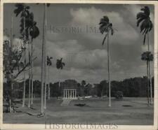 1963 Press Photo Memorial at Collier Seminole Park in South Florida - lrx77991 picture