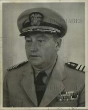 1959 Press Photo Captain Richard D. Harwood of 8th Naval District, New Orleans picture