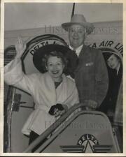 Press Photo Mr. and Mrs. Lauritz Melchoir arrived in Columbus on concert tour picture