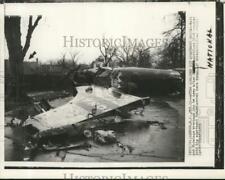 1952 Press Photo National Airlines DC-6 crashed into apartment in Elizabeth, NJ picture