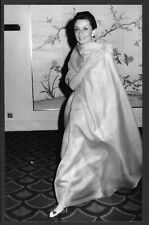 HOLLYWOOD AUDREY HEPBURN ACTRESS IN LONDON VINTAGE ORIGINAL PHOTO picture