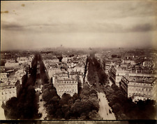France, Paris, perspective of the Avenue des Champs-Elysées, view taken from the picture