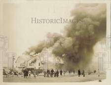 1935 Press Photo Hangar on Fire at Roosevelt Field, Mineola, Long Island picture