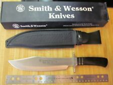 Smith & Wesson Texas Hold 'Em Bowie Knife LIMITED ISSUE handle is cracked picture