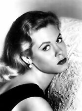 Bewitched  Elizabeth Montgomery 8x10 Glossy Photo  picture