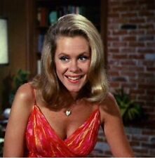 Bewitched Cast Elizabeth Montgomery Studio Photo Poster Framing Print 8 x 10 picture
