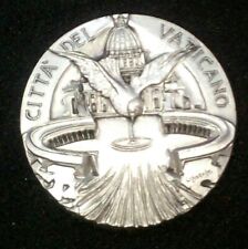 St. Peter's Square Vatican Souvenir Medal, Made in Milan, Italy - Stamped picture