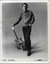 1974 Press Photo Guitarist Chet Atkins - hcp21565 picture