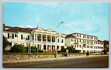 Wellesley MA, The Treadway Wellesley Inn, Advertisment, Vintage Postcard picture