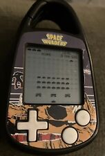 ❤️ Rare SPACE INVADERS Handheld Electronic GAME Taito Clip-on Carabiner Battery picture