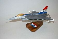 General Dynamics F-16XL Factory Demo Hue Desk Top Display Model 1/48 SC Airplane picture