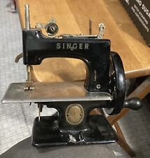 Vintage Singer No 20 Mini Sewing Machine Kids SewHandy 20- Black  picture