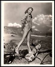 Hollywood Beauty CYD CHARISSE LEGGY CHEESECAKE 1950s STUNNING PORTRAIT Photo 700 picture