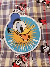 Disney Passholder Magnet -  Summer Donald Duck 2018 - AUTHENTIC picture