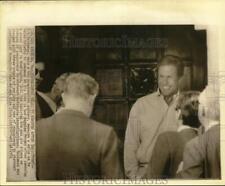 1974 Press Photo H.R. Haldeman talking to newsmen in his Los Angeles home picture