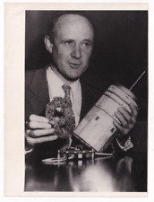 OUTSTANDING NASA SCIENTIST DR WILLIAM HAYWARD PICKERING FLA 1950s Photo Y 359 picture