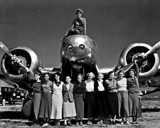 AMELIA EARHART on Her LOCKHEED with Perdue Students PHOTO  (208-O) picture